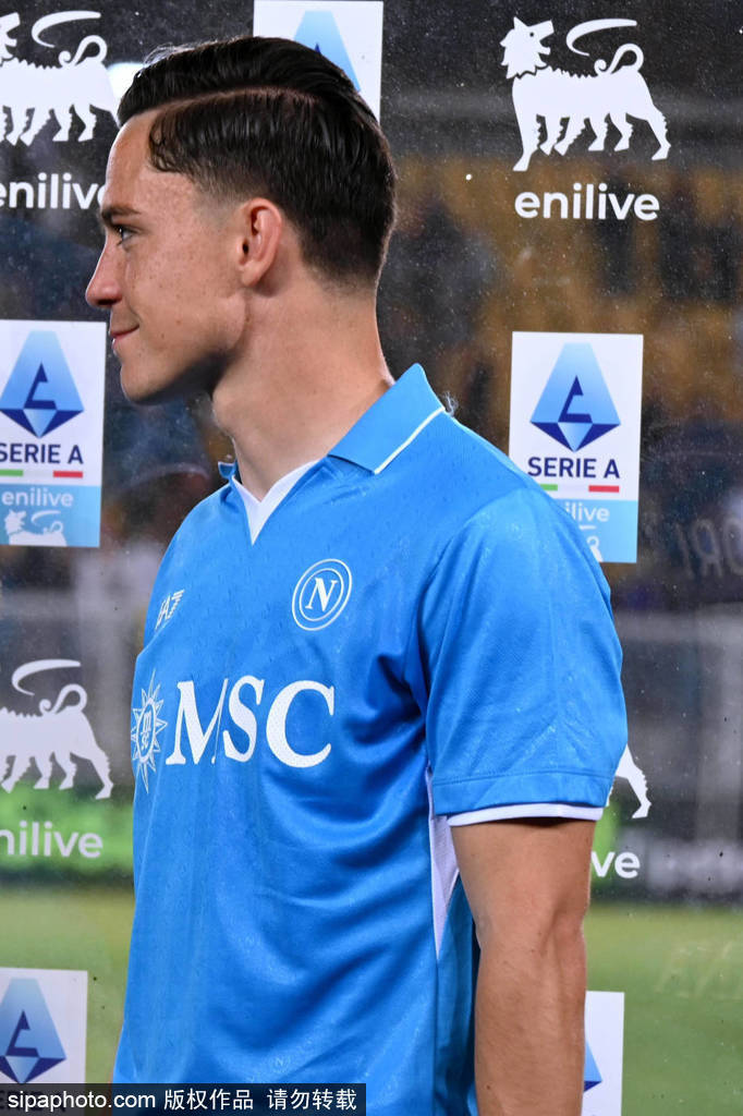 国米哭晕！孔蒂铁血那不勒斯笑傲意甲，三年两冠谁与争锋？